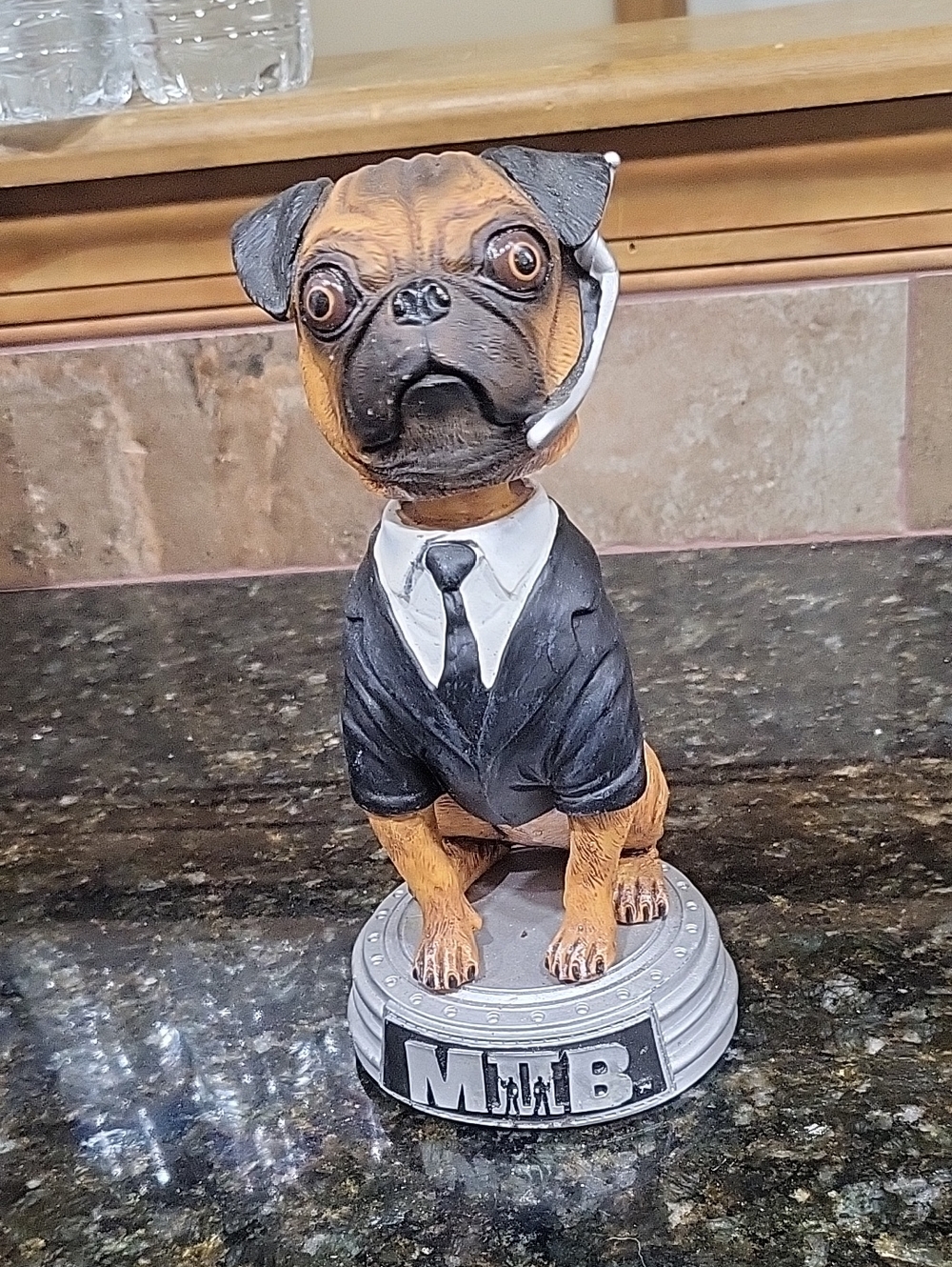 MIB Pug Figurine Dog Bobble Head in Brown and Black  Novelty Movie Decor By Neca